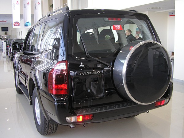 Защитный бокс для запасного колеса Mitsubishi Pajero 3 (Dakar) купить в интернет-магазине tuning63