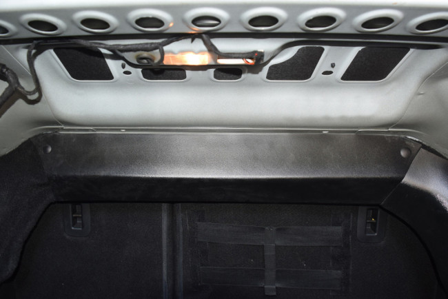 Накладка на перегородку багажника (ABS) LADA Vesta и LADA Vesta Cross (2015-н.в.) купить в интернет-магазине tuning63