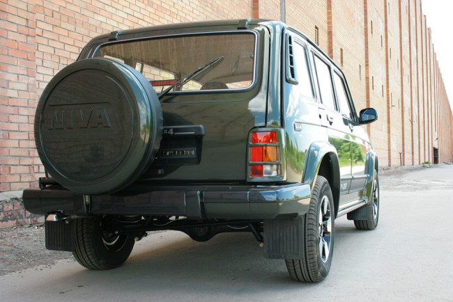 Накладка заднего фонаря (к-т) для Lada Niva 4x4 купить в интернет-магазине tuning63