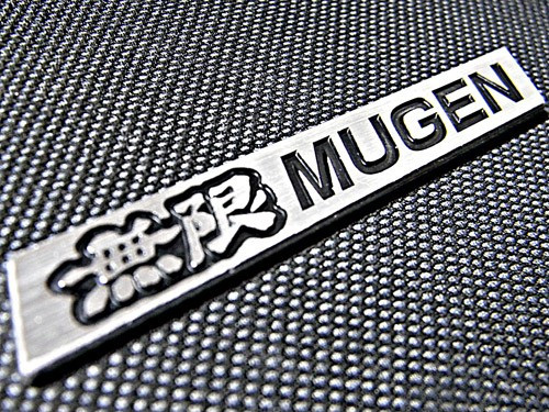 Шильдик для решетки радиатора "Mugen" Honda Accord VII (2003-2006 г.в.) купить в интернет-магазине tuning63
